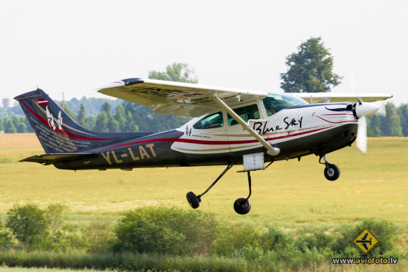 Cessna TR182 Turbo Skylane RG