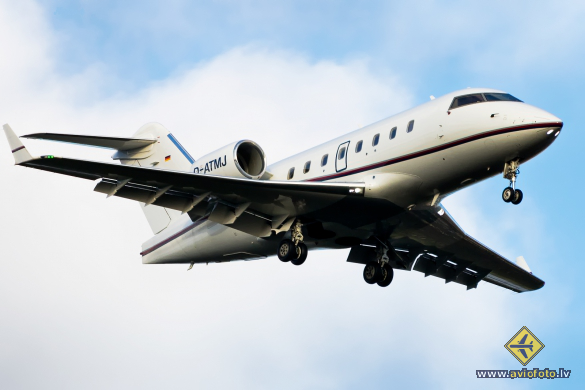 Bombardier Challenger 604 (CL-600-2B16)
