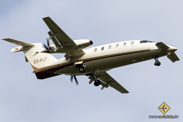 Piaggio P-180 Avanti II