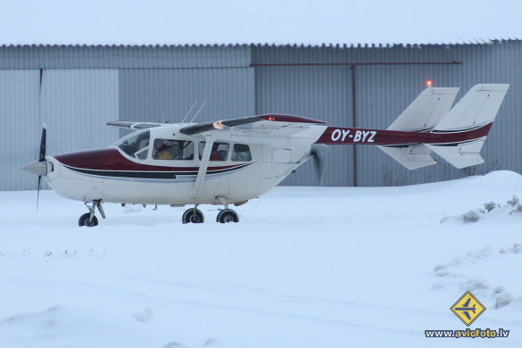 Reims F337F Super Skymaster
