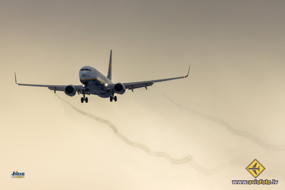 Boeing 737-8AS