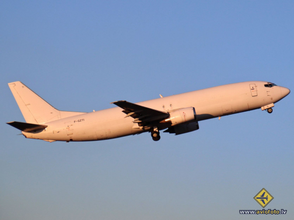 Boeing 737-408(SF)