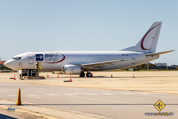 Boeing 737-3Y0(BDSF)