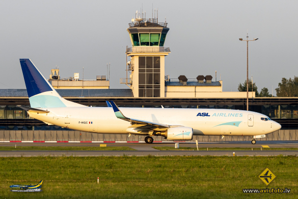Boeing 737-8AS(BCF)