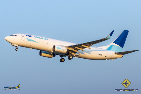 Boeing 737-8AS(BCF)