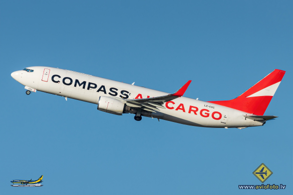 Boeing 737-8CX(SF)