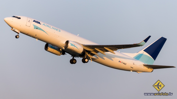 Boeing 737-8AS(BCF)