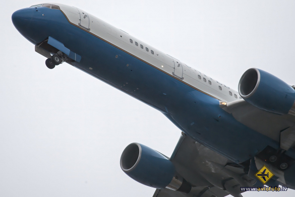 Boeing C-32A (757-2G4)