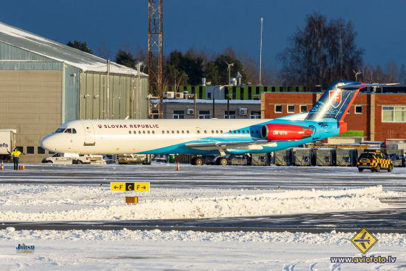 Fokker 100 (F-28-0100)