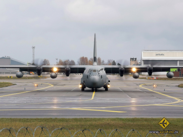 Lockheed Martin KC-130J Hercules (L-382G)