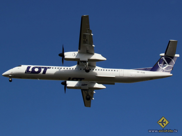 Bombardier DHC-8-402 Q400