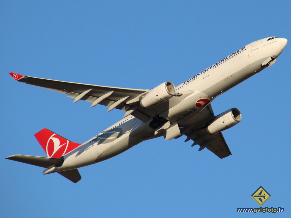Airbus A330-303