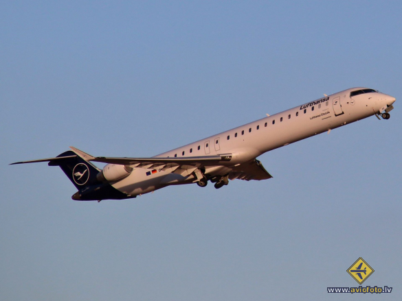 Bombardier CRJ-900 NG (CL-600-2D24)