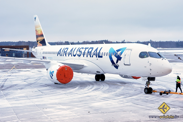 Airbus A220-300