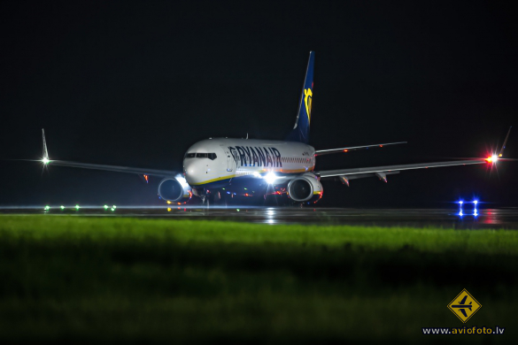 Boeing 737-8AS
