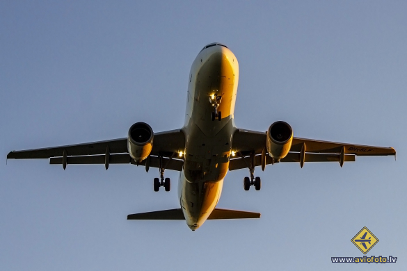 Airbus A320-214