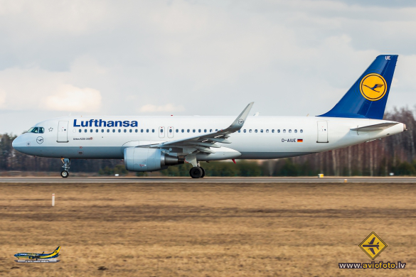 Airbus A320-214
