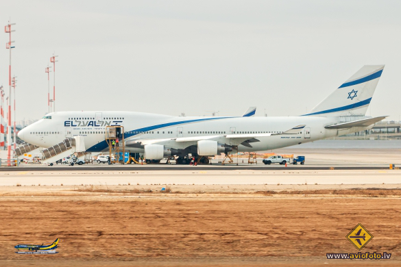 Boeing 747-458