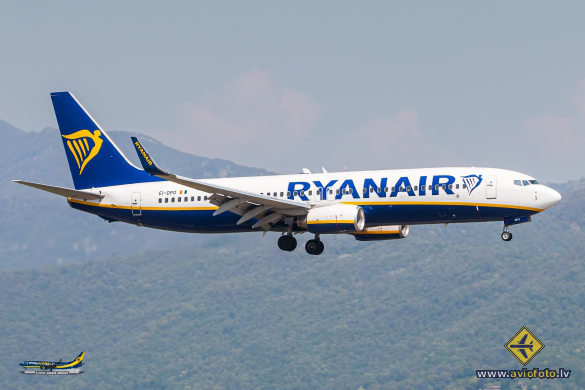 Boeing 737-8AS