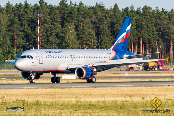 Airbus A320-214