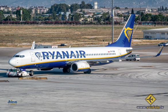 Boeing 737-8AS