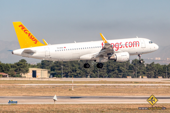 Airbus A320-214