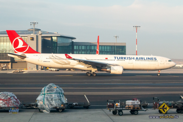 Airbus A330-303