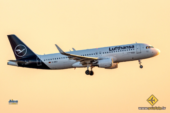 Airbus A320-214