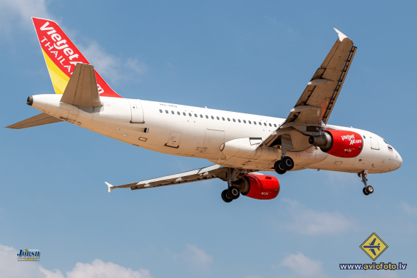 Airbus A320-214
