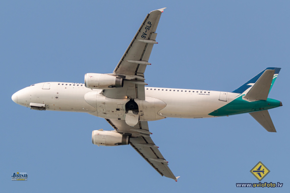 Airbus A320-233