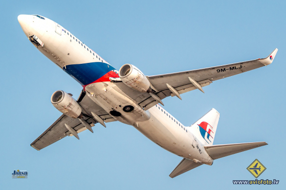 Boeing 737-8FZ