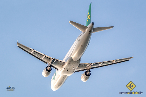 Airbus A320-214