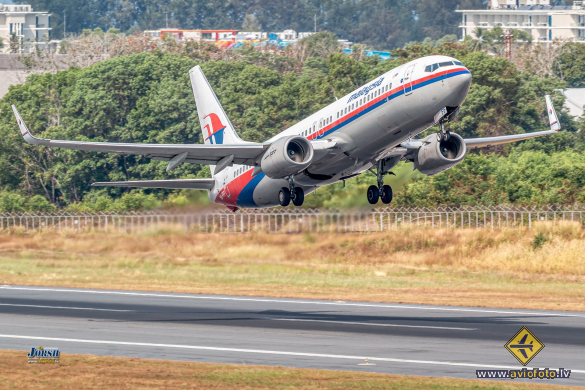 Boeing 737-8FZ