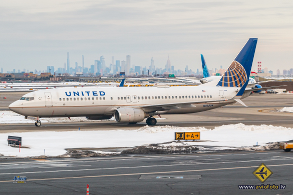 Boeing 737-824