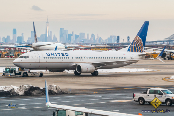 Boeing 737-824