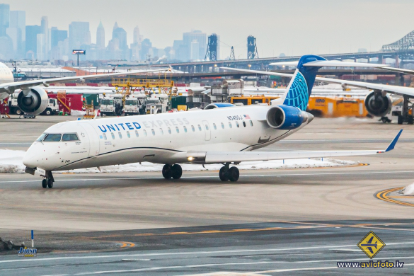 Bombardier CRJ-550 (CL-600-2C10)