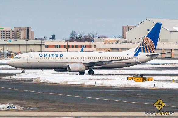 Boeing 737-824