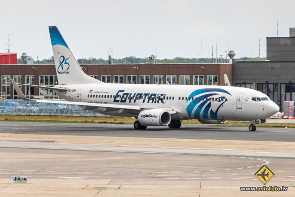Boeing 737-866