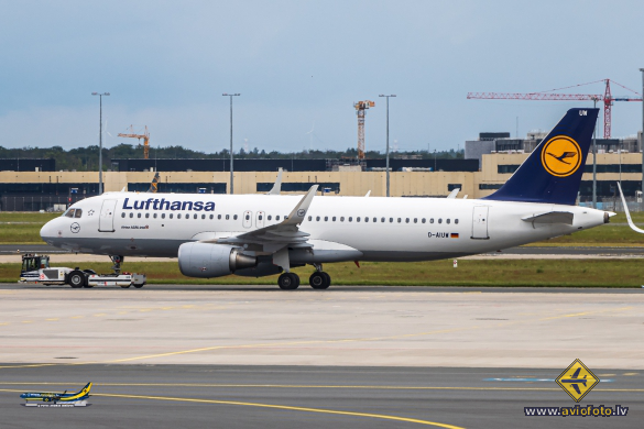 Airbus A320-214