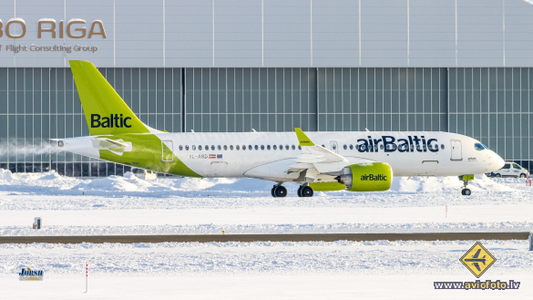 Airbus A220-300