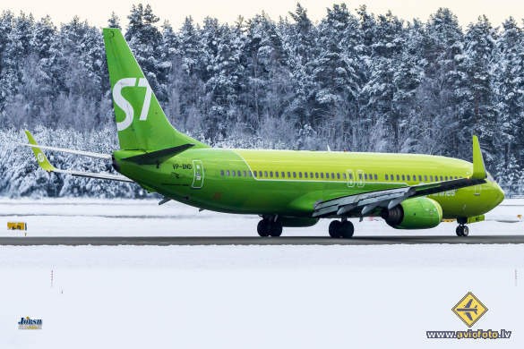 Boeing 737-83N