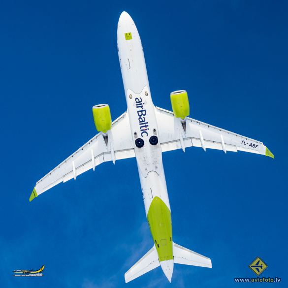 Airbus A220-300