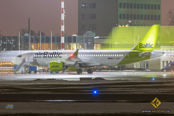 Airbus A220-300