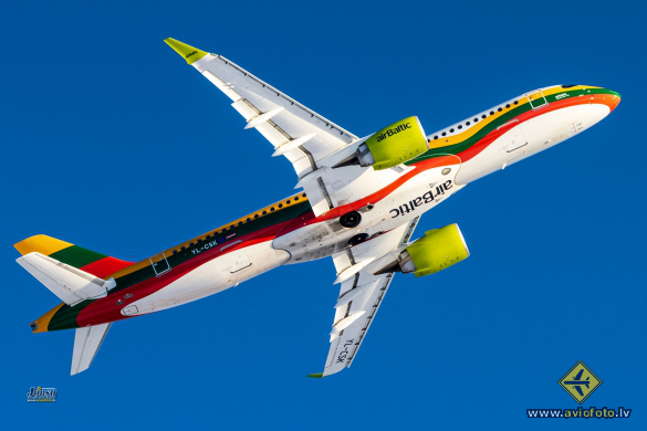 Airbus A220-300