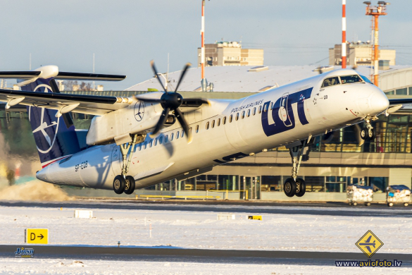 Bombardier DHC-8-402 Q400