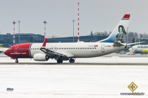 Boeing 737-8JP