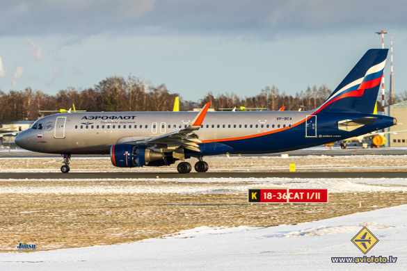 Airbus A320-214