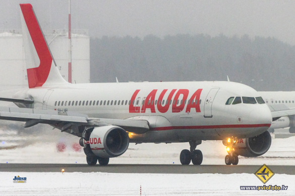 Airbus A320-214