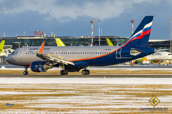 Airbus A320-214