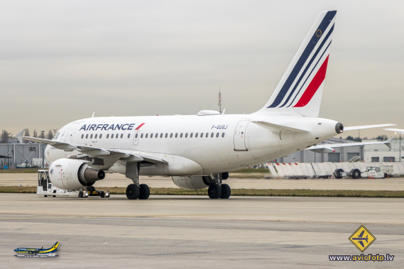 Airbus A318-111